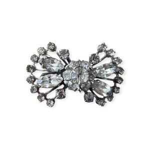 Vintage‎ Rhinestone  Brooch, Silver tone metal, Clear stone.